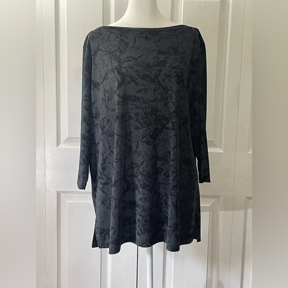 Notations brand top in size plus XL, color black